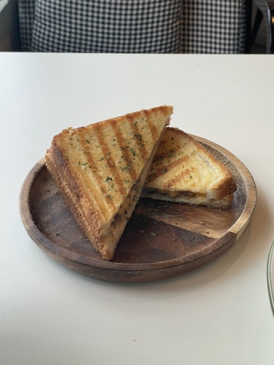 커피앤밀 이미지