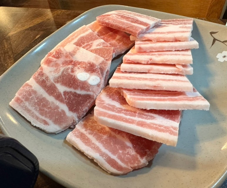 섭이네 삼겹살 이미지
