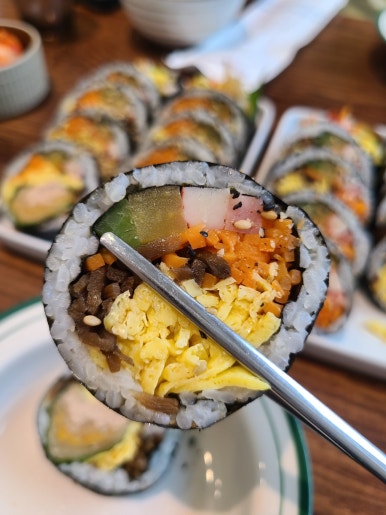 준수한 김밥 이미지