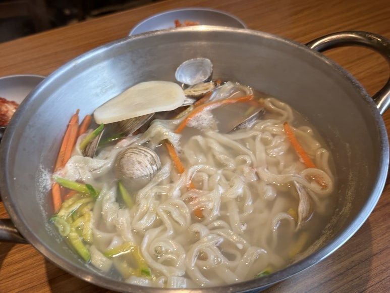 찐맛칼국수 이미지