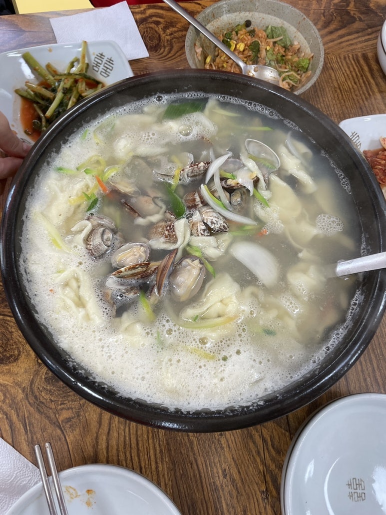항아리손칼국수 이미지
