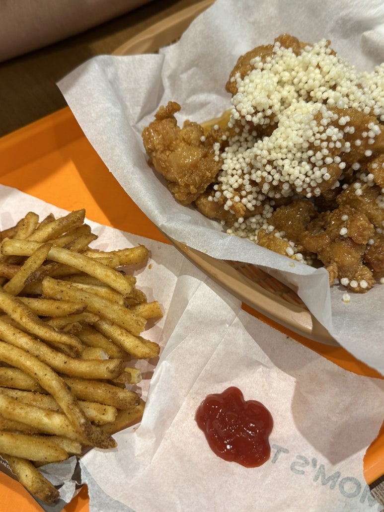 맘스터치진주과기대점 이미지