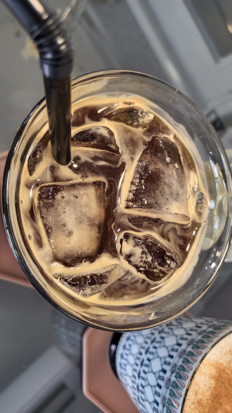 윤스커피 이미지