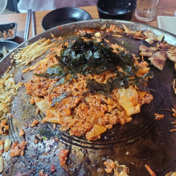 다와솥뚜껑삼겹살 이미지