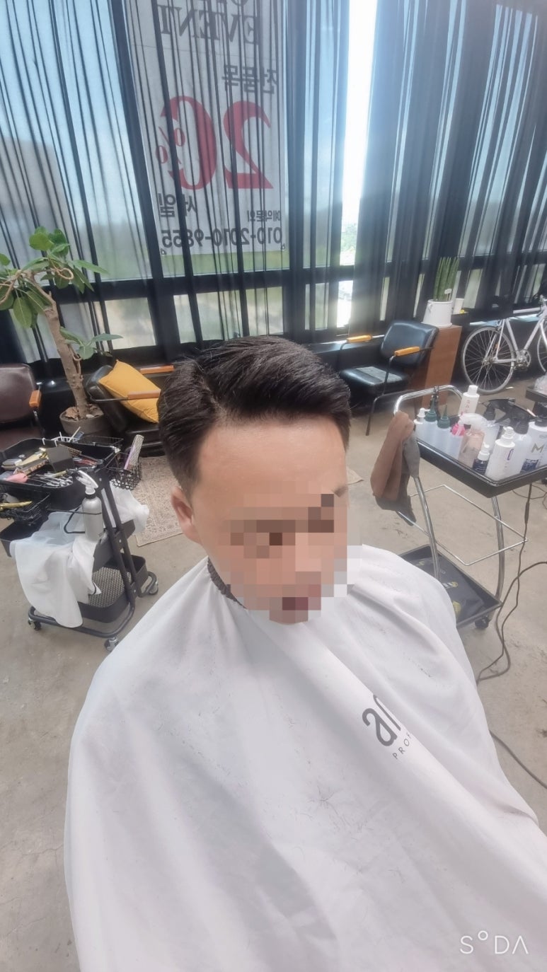 맨남성헤어살롱 이미지