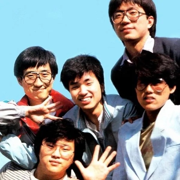 이층에서 본 거리 이미지