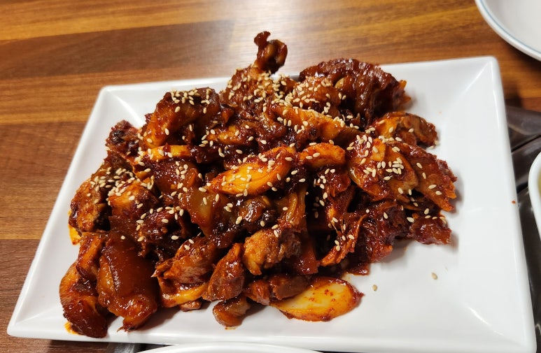 황제장충왕족발 이미지