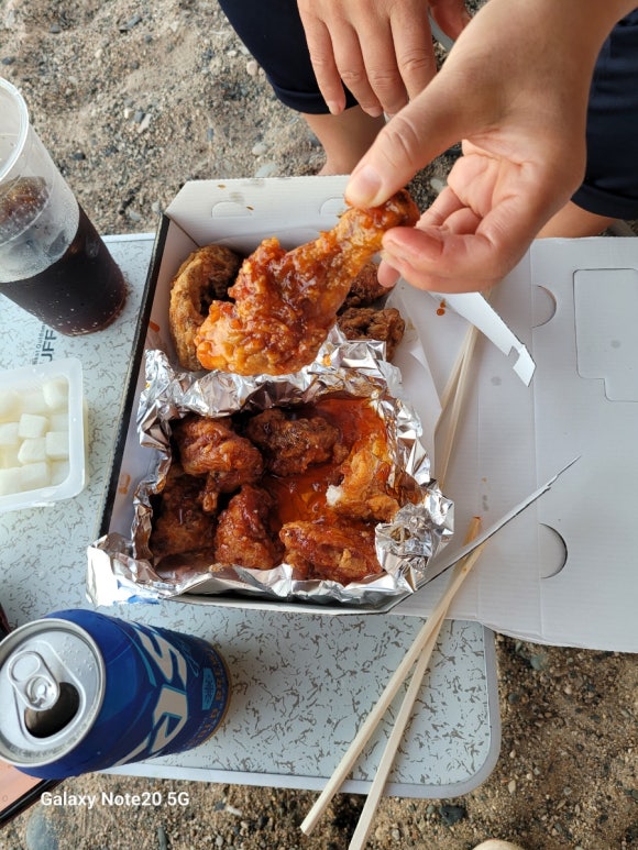 엄마산딸기치킨 이미지