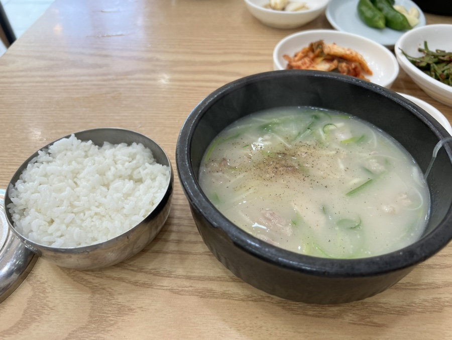 밀양돼지국밥 이미지
