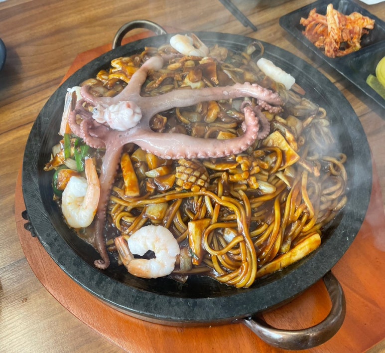 거창돌짜장갈비찜 이미지