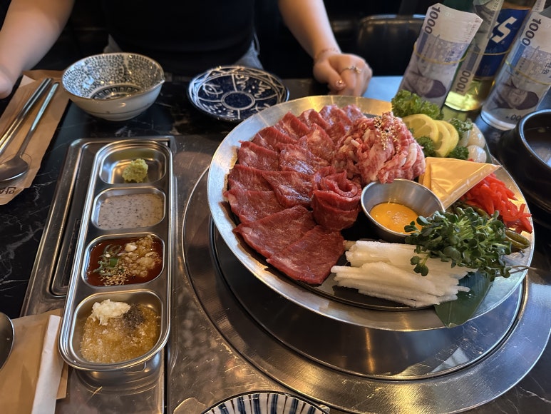 차돌육회 이미지