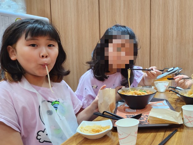 미스터용차이나버거 건대점 이미지