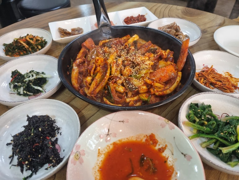 정다운칼만두 이미지