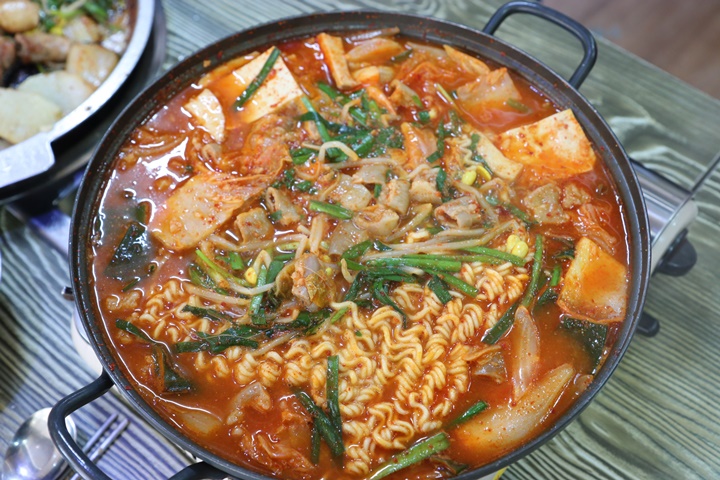 두부먹고곱창먹고 이미지