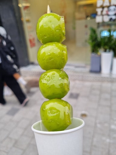 판다탕후루 이미지
