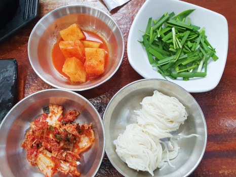 엄마국밥 이미지