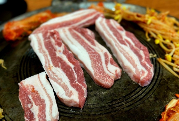 다와솥뚜껑삼겹살 이미지
