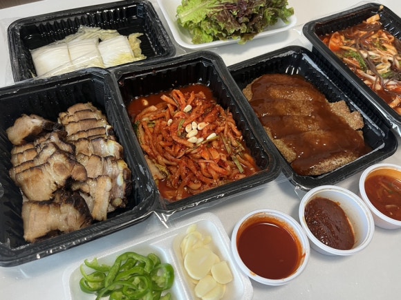 옛집왕족발검댕이보쌈막국수 이미지