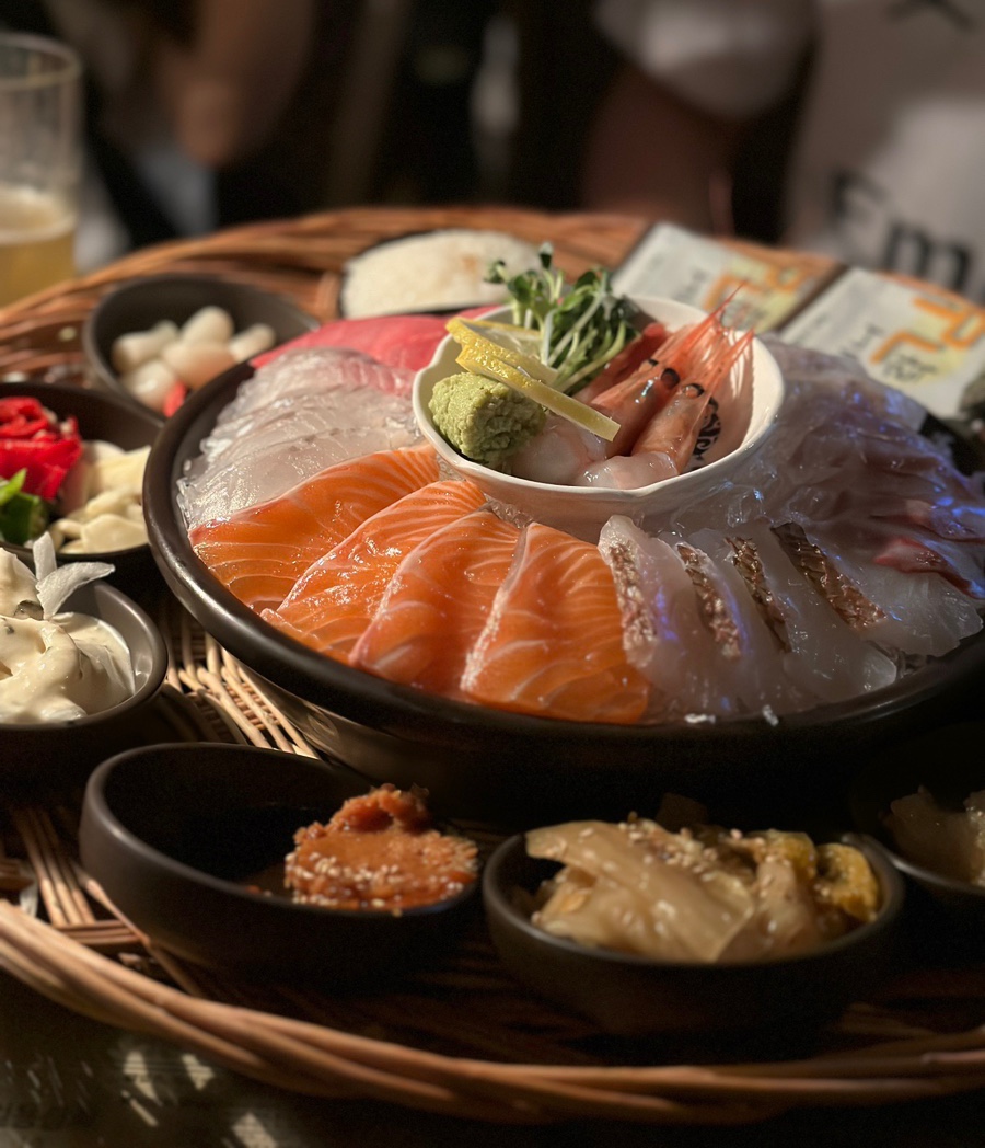 군침도는 숙성회 이미지