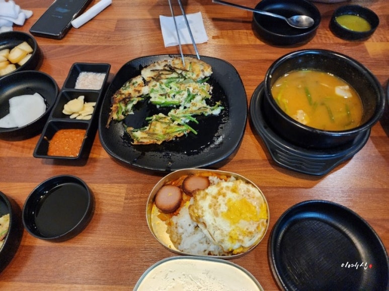 석원족발 이미지