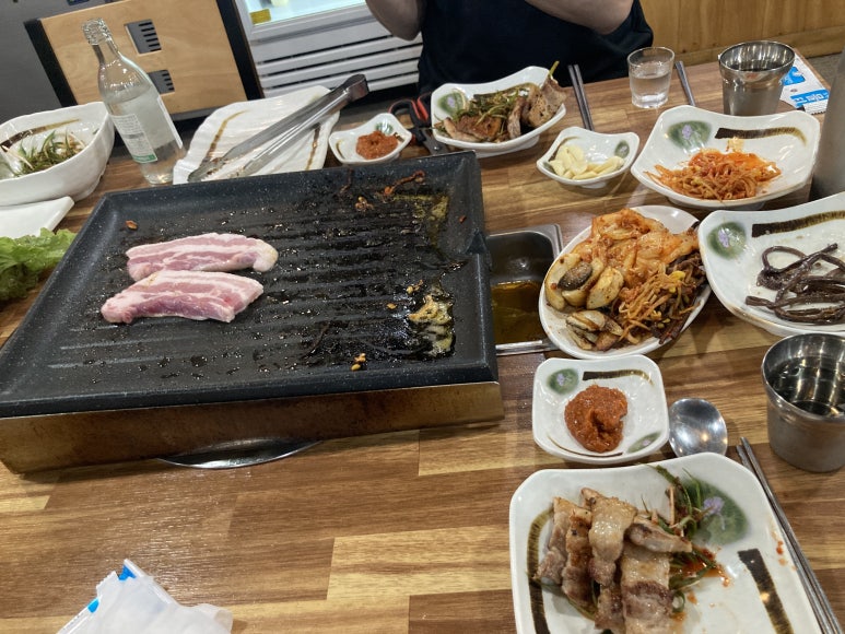 돈뜰꽃돼지 이미지