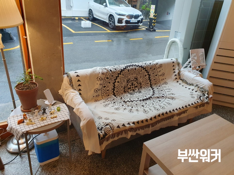 우연한 서점 이미지