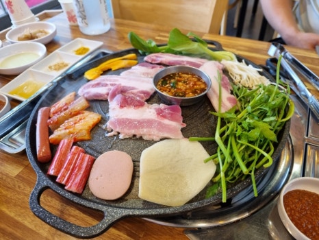 맛있다솥뚜껑삼겹살 이미지