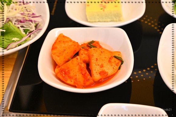 엄마의 김치찌개 밥상 이미지