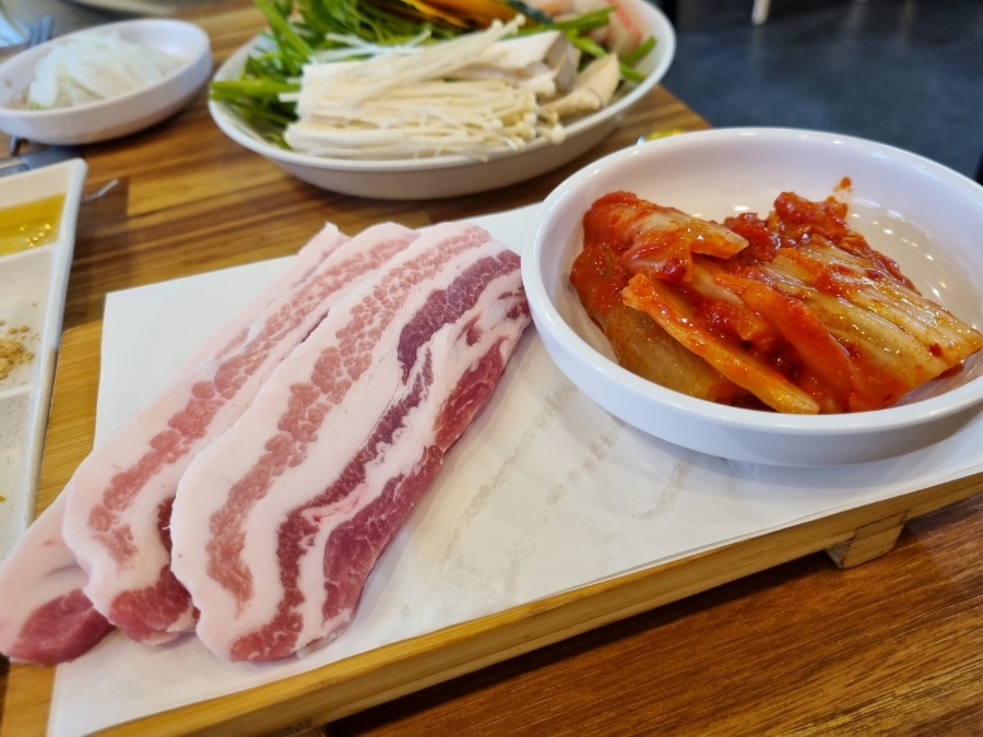 맛있다솥뚜껑삼겹살 이미지