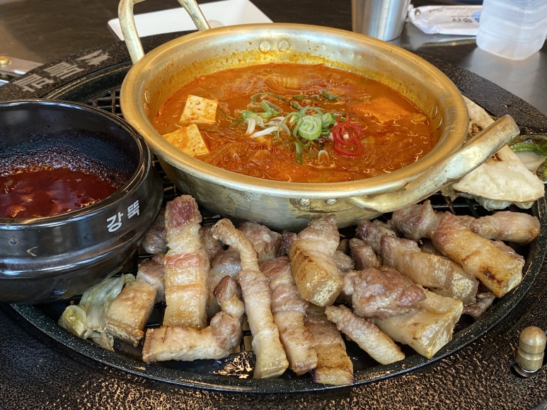 흥분돼지 이미지