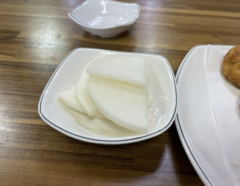 반할세천손만두 이미지