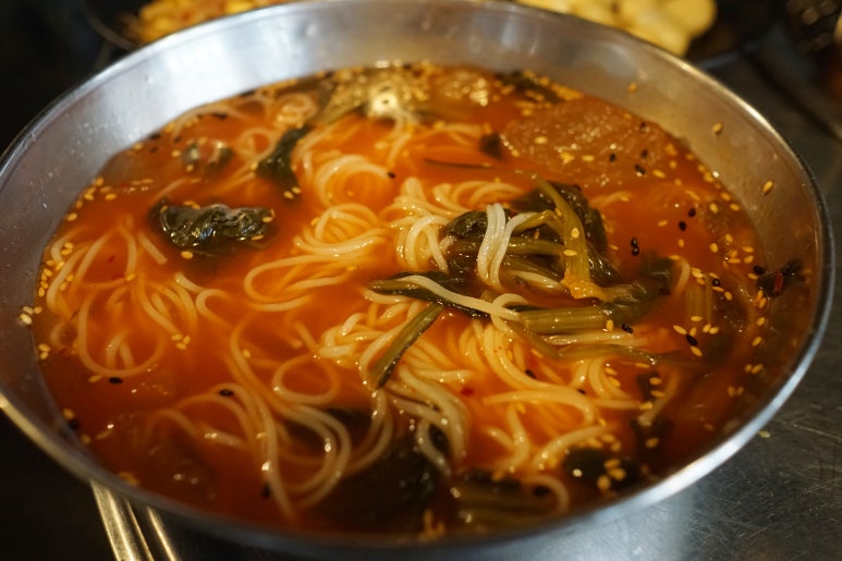 돼지듬뿍진짜김치찌개 이미지