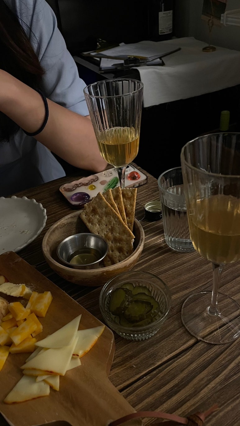 디퍼댄와인(Deeper than wine) 이미지