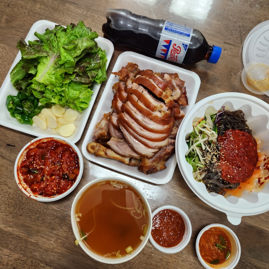 저팔계왕족발 이미지