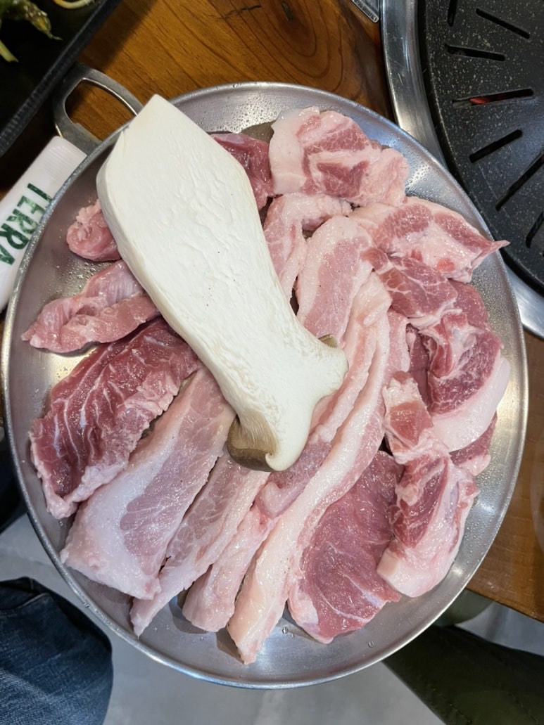 퇴근길뒷고기 이미지