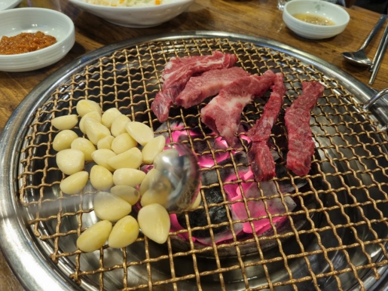 이진한우참숯 이미지