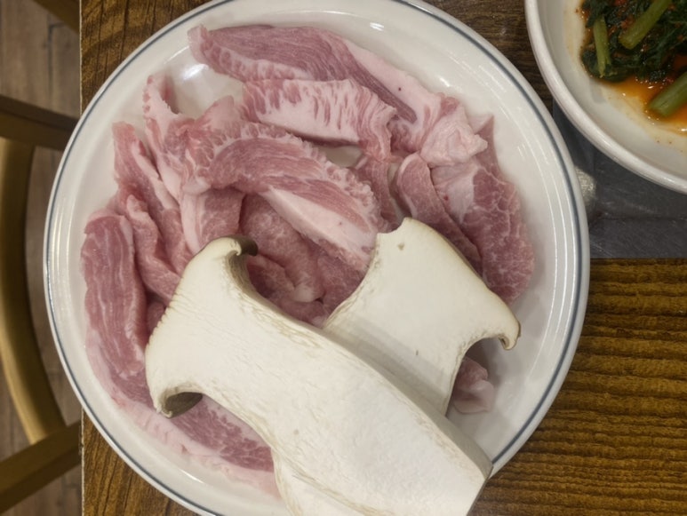 돼지맛자랑하는날 이미지