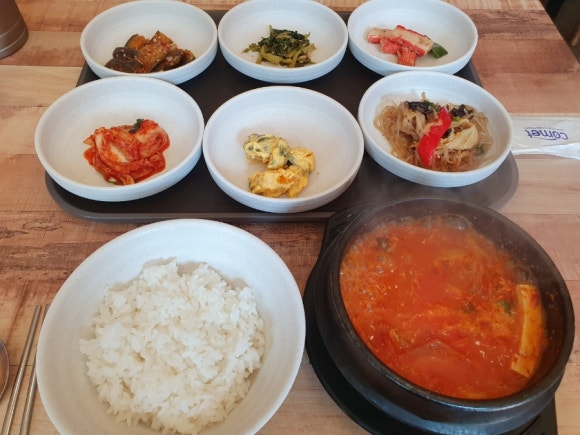 늘솜식탁 이미지