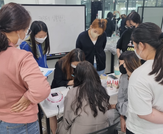 네일뽐내다 이미지