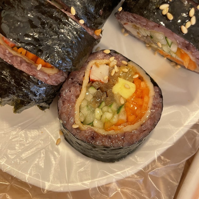 까망김밥 빨강떡볶이 이미지
