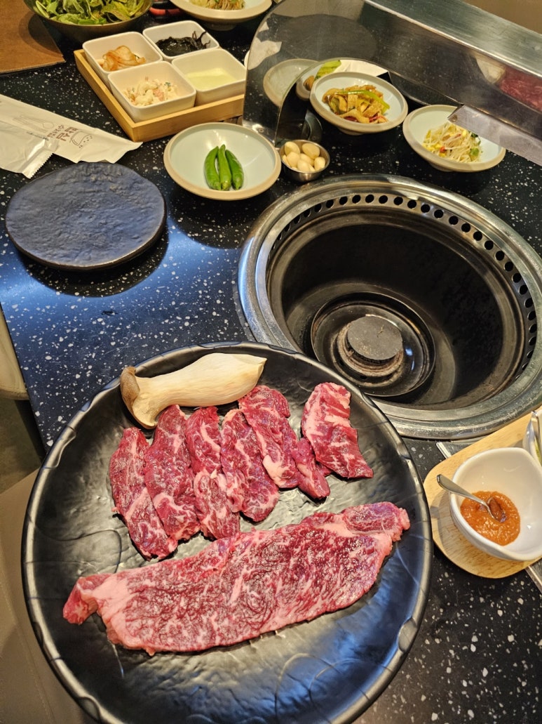 다정한 식당 이미지