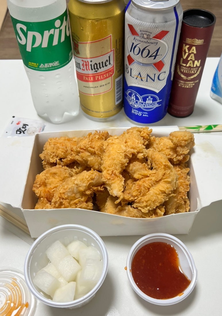 칠구치킨 이미지