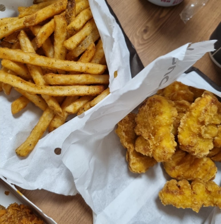 맘스터치경북대점 이미지
