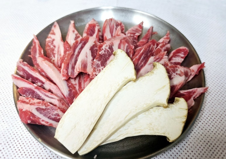 강변숯불구이 이미지