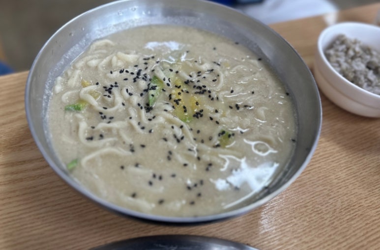 칼국수에 끌림 이미지