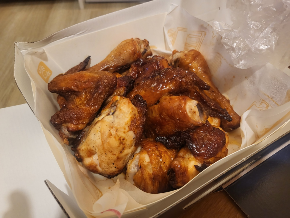 행복한 솥뚜껑 김치삼겹살 이미지