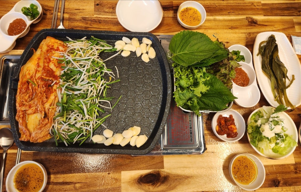 꿀돼지삼겹 이미지