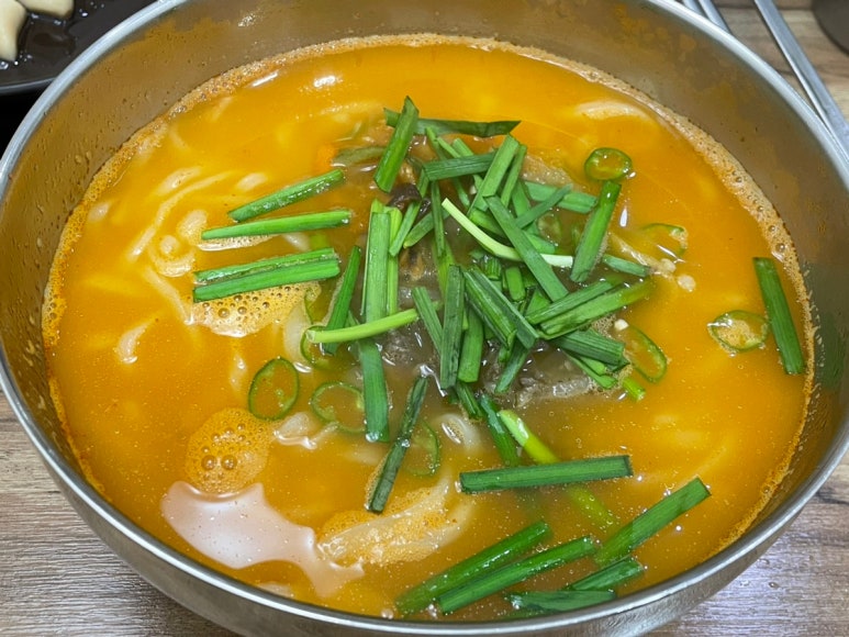 명동칼국수두정역점 이미지