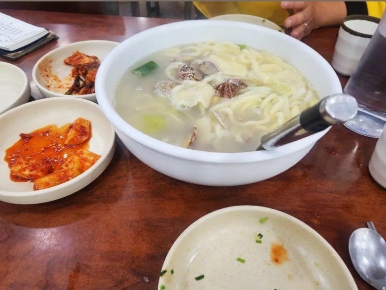 우리집왕만두바지락칼국수 이미지