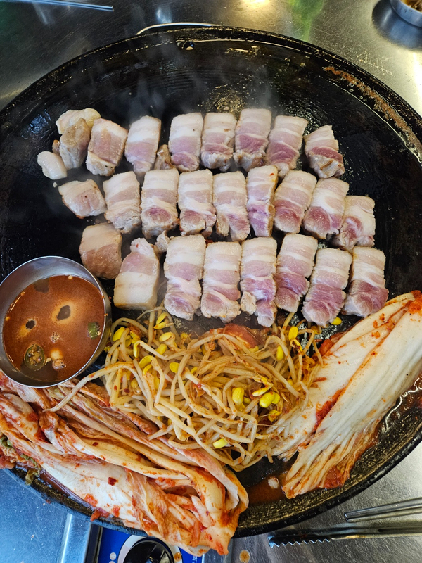 솥뚜껑삼겹살 이미지